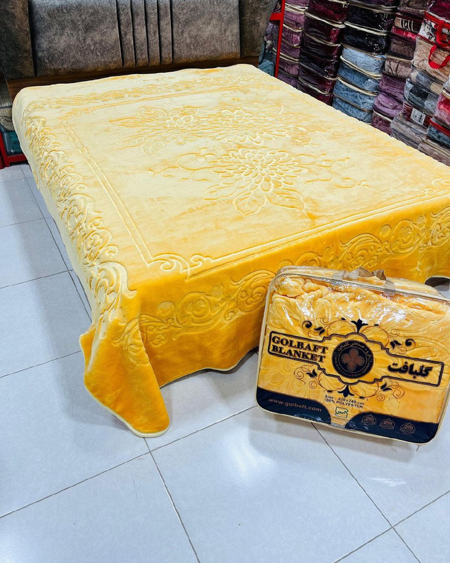پتو یکنفره برند گلبافت جنس پلی استر نرم ابعاد ۲۲۰ × ۱۶۰ سانتیمتر