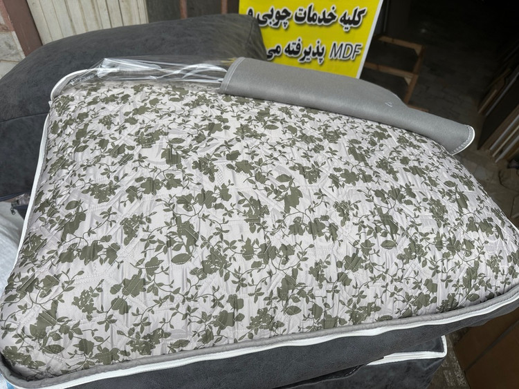 تشک مهمان سهتکه ELi شامل تشک ۱۹۰×۹۰، بالش ۵۰×۷۰ و لحاف روانداز یکونیمنفره قواره بزرگ؛